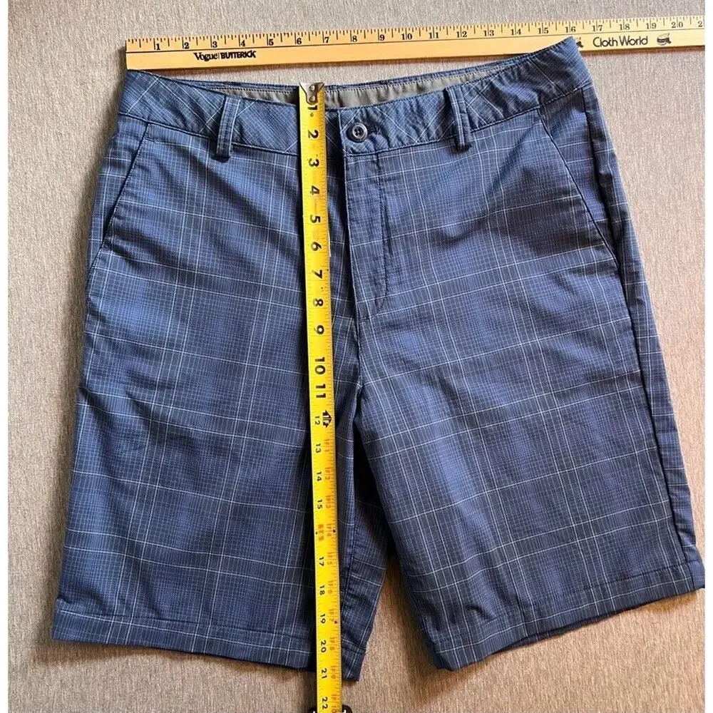 Under Armour Mens Performance Shorts Blue Black Plaid Flat Front Stretch Size 32